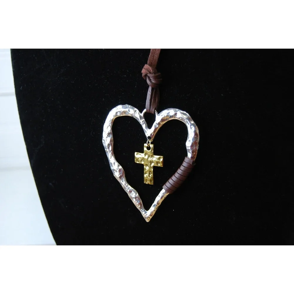 Leather Necklace NWOT Silver-tone hollow Dangle Heart &‎ Cross pendant Rope